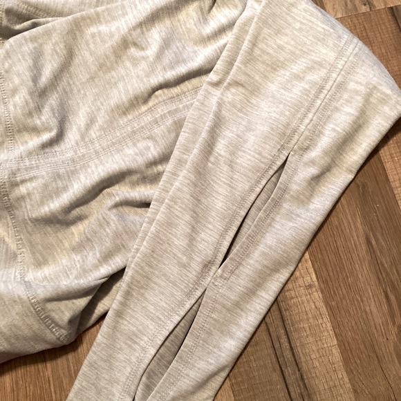 Gently worn Silver/Gray yoga leggings ❤️ - Picture 2 of 2